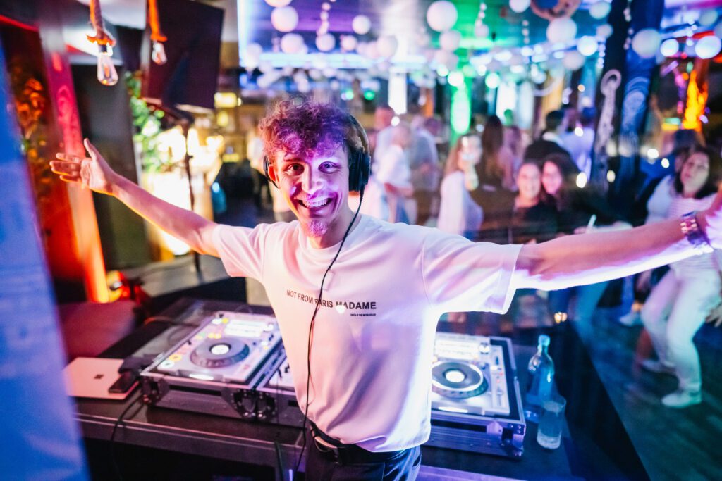 Wertgrund Event Dachterrasse Party DJ